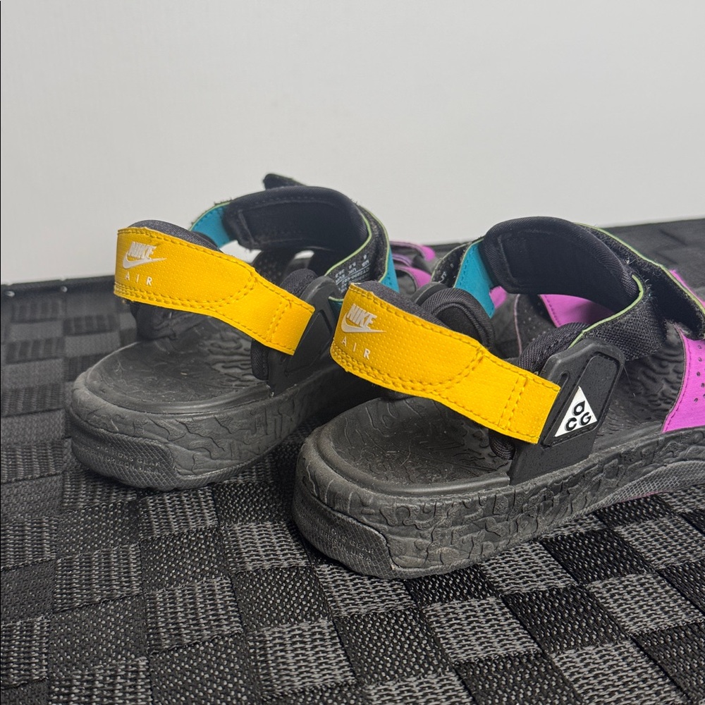NIKE ACG AIR DESCHUTZ BLACk PURPLE Yellow SIZE 7 Sandals Water Shoes - Picture 2 of 6